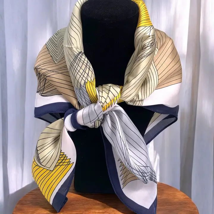 Foulard ccarré en soie Julia