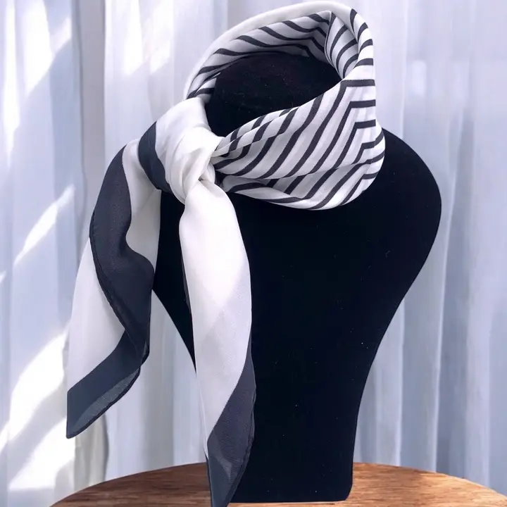 Foulard en soie Lola